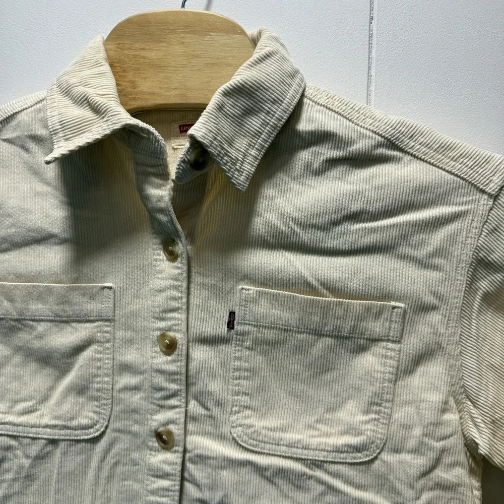 Levis‎ Jacket Mens Size Small Corduroy Button Up Pockets Beige NEW WITH OUT TAGS
